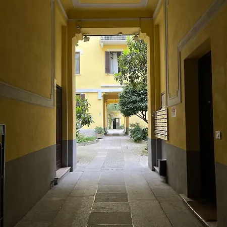 Moscoflat 1 - Entire Apartment Milan